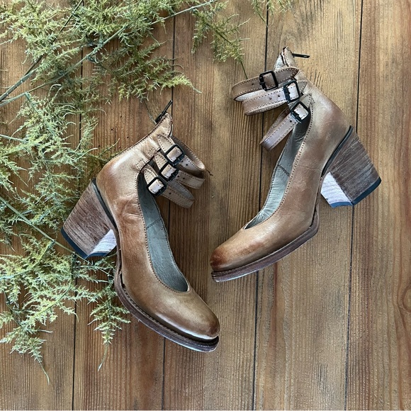 Freebird Heels - Picture 1 of 7